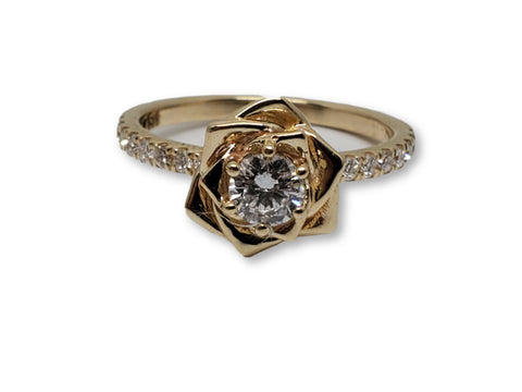 Bague fiançailles fleur  0.56ct de diamants si  en or jaune 14k