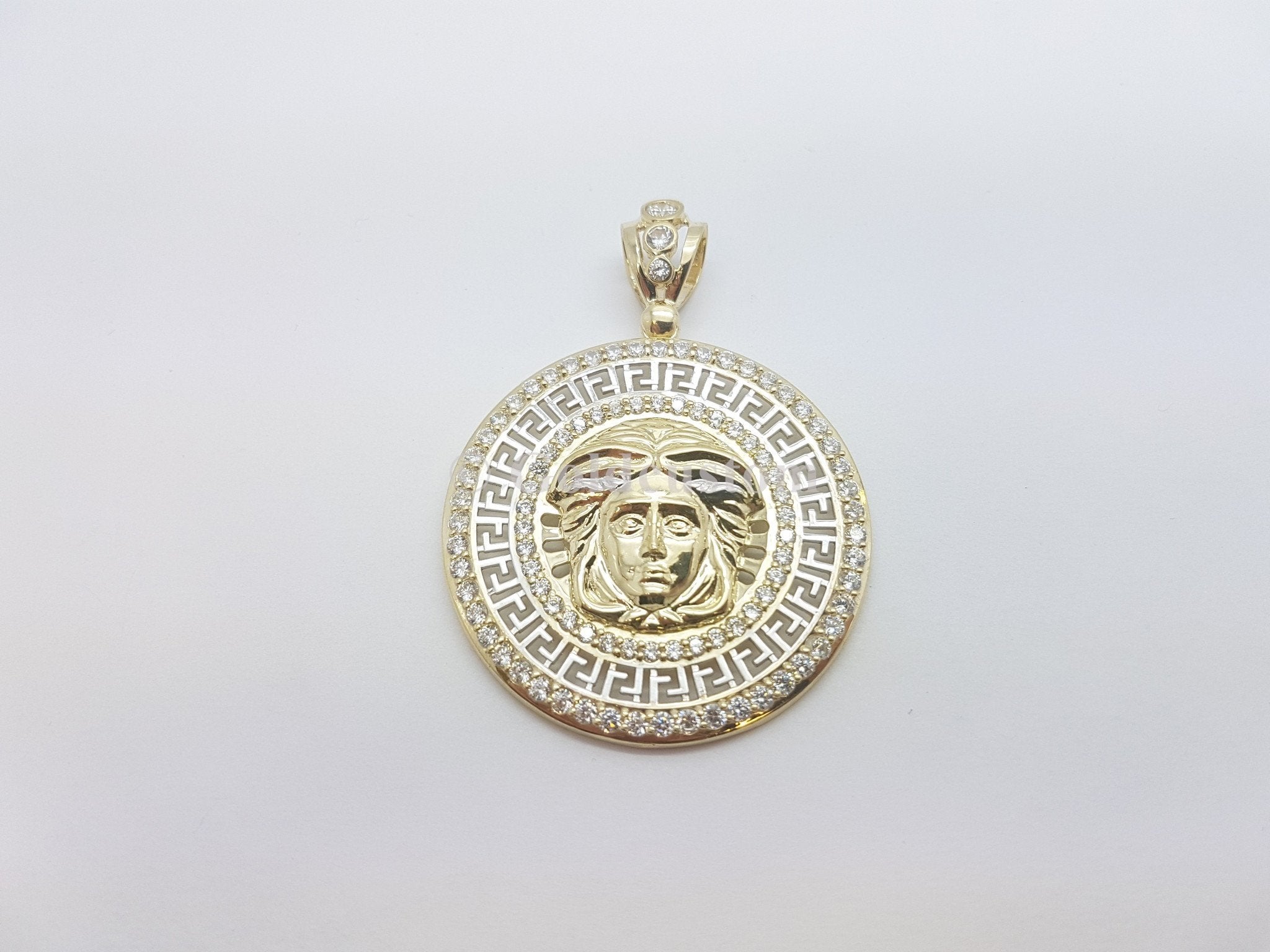 Medaillon versace en or 10 karat jumbo size - orquebec